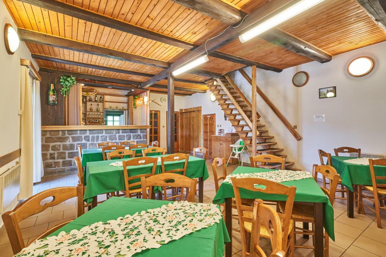 Hotel Penzion Pod Lesem Hodkovice Exterior foto
